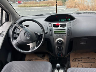 Toyota Yaris foto 4