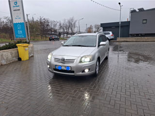 Toyota Avensis foto 2