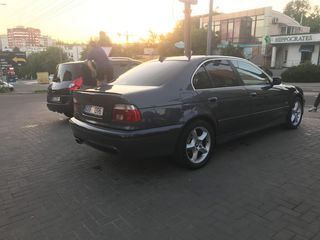 BMW 5 Series foto 2