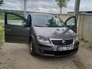 Volkswagen Touran foto 3