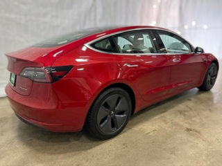 Tesla Model 3 foto 3