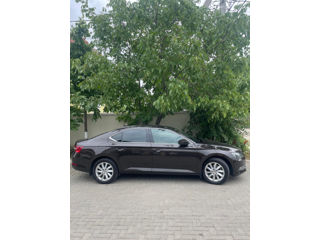 Skoda Superb foto 2