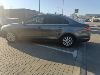 Volkswagen Jetta foto 4