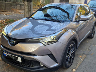 Toyota C-HR foto 2