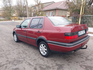 Volkswagen Vento foto 8