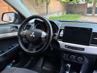 Mitsubishi Lancer foto 7