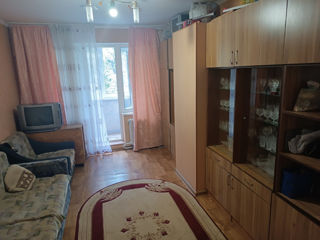 Apartament cu 3 camere, 57 m², 6 cartier, Bălți foto 2