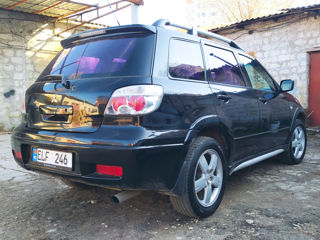 Mitsubishi Outlander foto 4