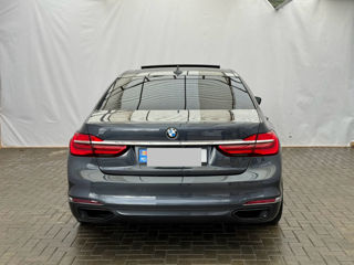 BMW 7 Series foto 2