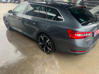 Skoda Superb foto 3