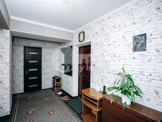 Apartament cu 2 camere, 71 m², Botanica, Chișinău foto 11