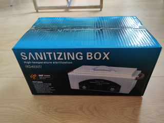 Sanitizing box