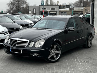 Mercedes E-Class foto 1