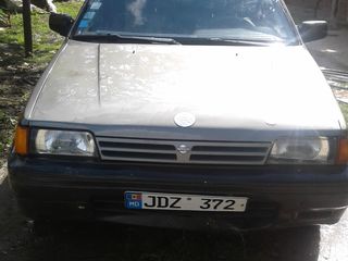 Nissan Sunny foto 5