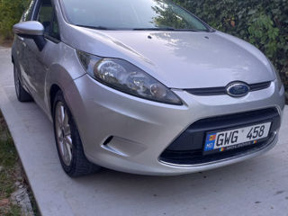 Ford Fiesta 3D foto 2