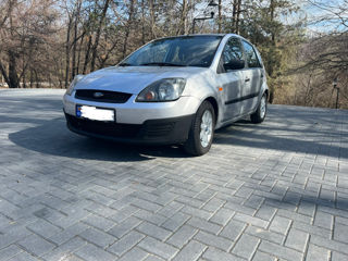 Ford Fiesta фото 4