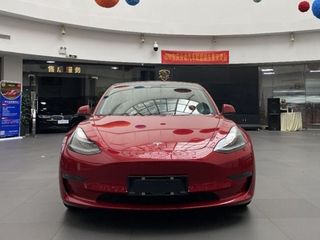 Tesla Model 3 foto 6