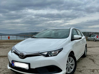 Toyota Auris foto 1