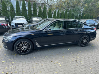 BMW 7 Series foto 3