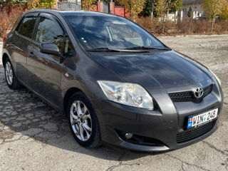 Toyota Auris foto 1