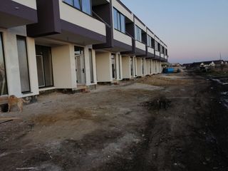 Townhouse  hi-tech în Durlești str. Nicolae Dimo. foto 9