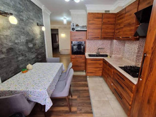 Apartament cu 2 camere, 85 m², Telecentru, Chișinău foto 2