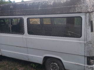 Mercedes D100 фото 5