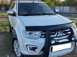 Mitsubishi Pajero Sport foto 4