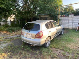 Nissan Almera foto 3