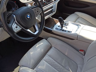 BMW 7 Series foto 11