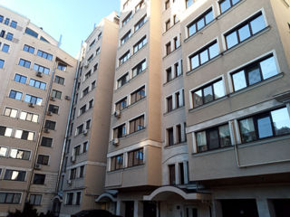 Apartament cu 5 camere sau mai multe, 292 m², Centru, Chișinău
