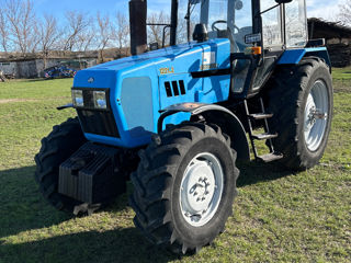 Se vinde tractor MTZ 1221 foto 1