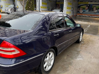 Mercedes C-Class foto 5