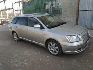 Toyota Avensis foto 1