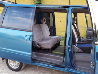 Nissan Serena foto 6