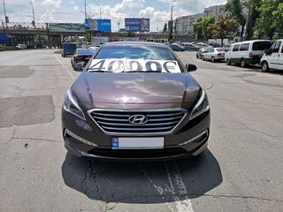 Hyundai Sonata foto 1