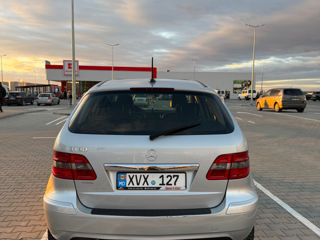 Mercedes B-Class foto 3