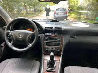 Mercedes C-Class foto 5