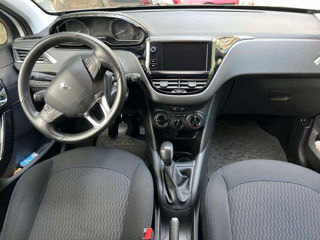 Peugeot 208 foto 5