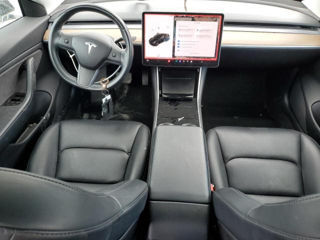 Tesla Model 3 foto 8