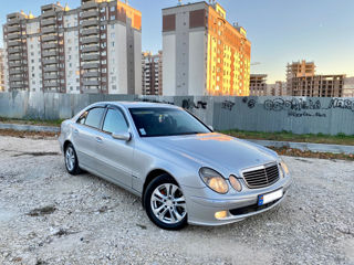 Mercedes E-Class foto 1