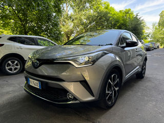 Toyota C-HR foto 2