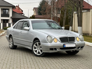 Mercedes E-Class foto 3