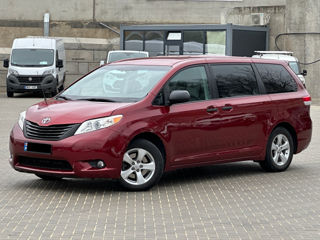 Toyota Sienna foto 3