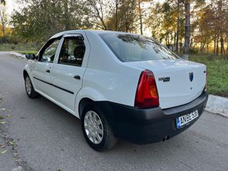 Dacia Logan foto 3