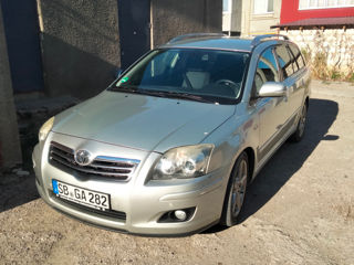 Toyota Avensis foto 9