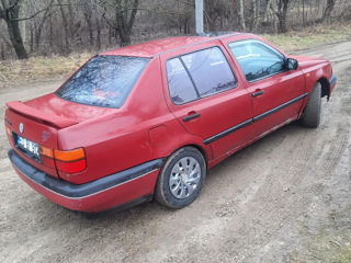 Volkswagen Vento foto 4