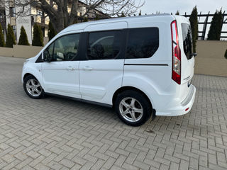 Ford Tourneo Connect foto 2