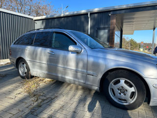 Mercedes C-Class foto 7