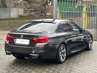 BMW 5 Series foto 4